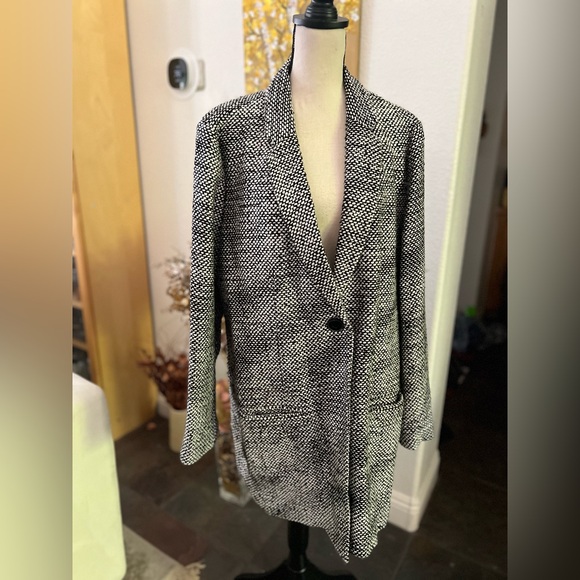 Old Navy - b&w woven fabric wool blend coat - Picture 3 of 13